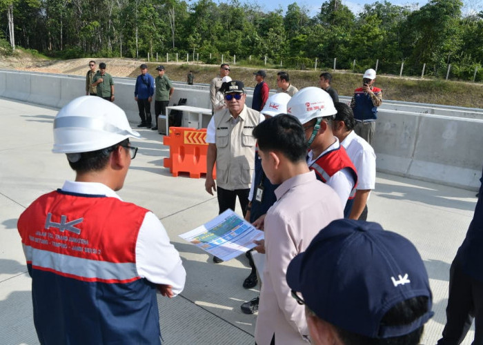Tinjau Tol Bayung Lencir, Wapres Pastikan Konektivitas Sumatra Berjalan Optimal
