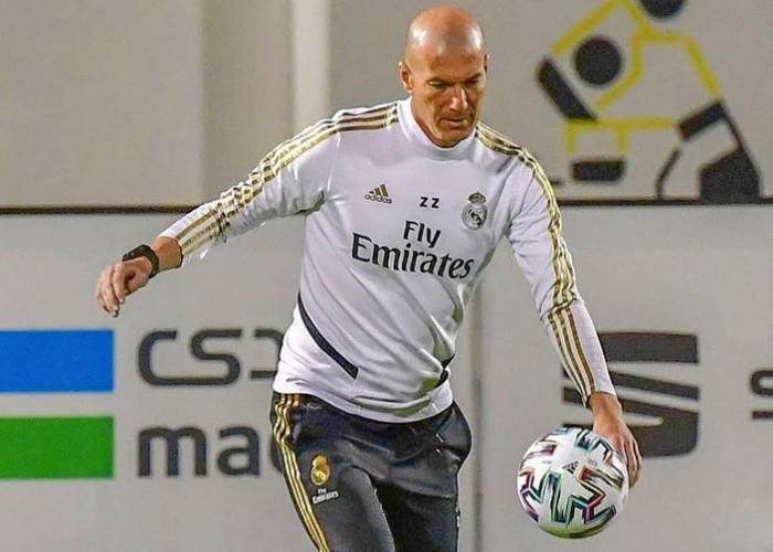 Zinedine Zidane: Mengapa Ia Hanya Mau Melatih Real Madrid atau Timnas Prancis?