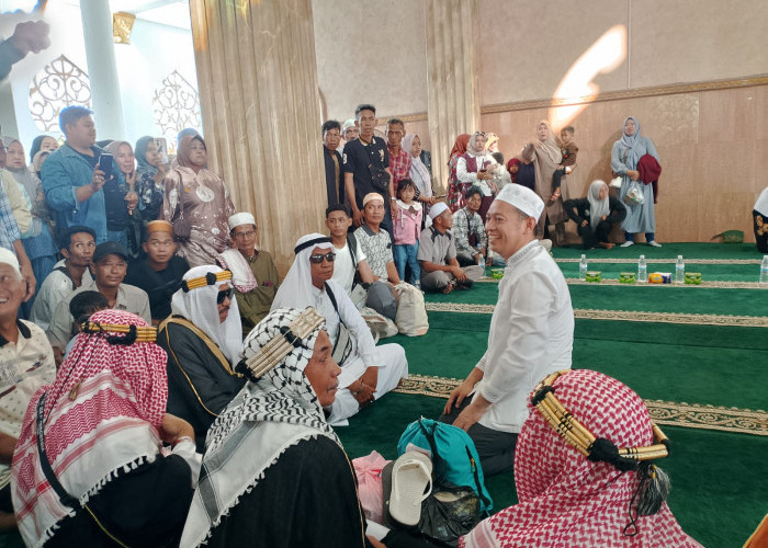  165 Jamaah Haji Tanjab Timur Tiba di Muarasabak, Disambut Hangat Wabup Muslimin Tanja