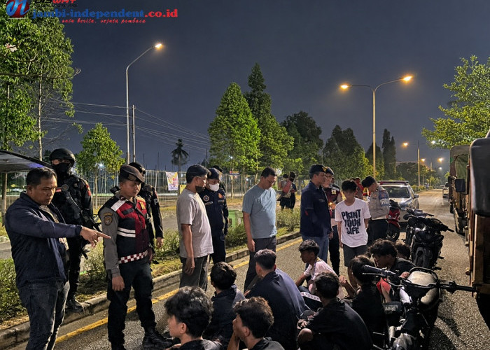 Polda Jambi Bubarkan Balap Liar di Jalan Bandara Lama, 11 Orang dan 7 Motor Diamankan