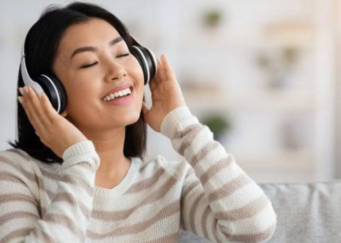 Rusak Jaringan Telinga, Ini 5 Bahaya Menggunakan Headphone dalam Waktu Lama