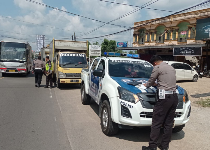 Patroli Mobile Operasi Patuh Polda Jambi 2023, Sejumlah Truk Ditilang Satlantas Polresta Jambi