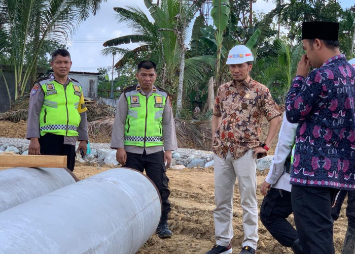 Ketua DPRD Provinsi Jambi Edi Purwanto Cek Pembangunan Jalan Tol Jambi-Betung di Desa Muaro Sebapo