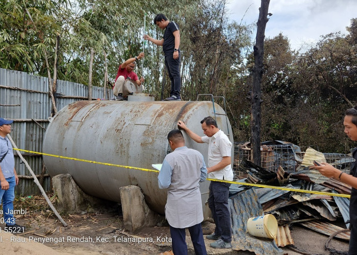 Gudang Minyak Ilegal Terbakar, Subdit IV Ditreskrimsus Polda Jambi Lakukan Perhitungan Tera