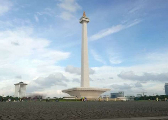 Lagi Libur Nataru di Jakarta? Ini Jadwal dan Tarif Parkir Monas