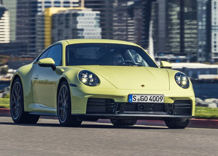 Porsche 911 Carrera S 2025: 'Supercar Sehari-hari' yang Bisa Bikin Bugatti Nggak Tidur!