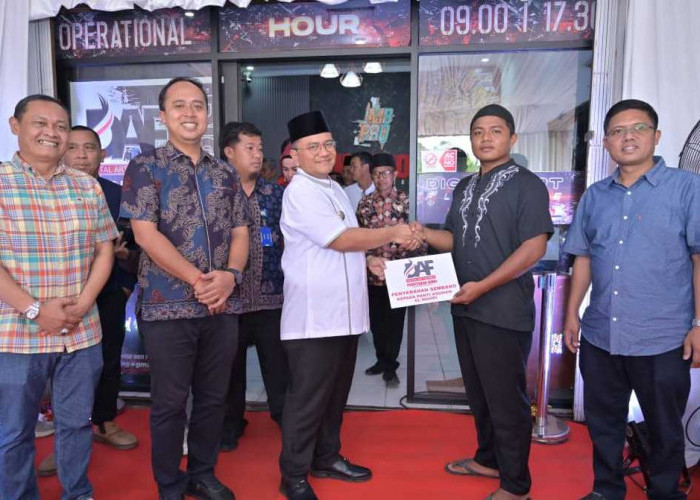 Pemkot Jambi Dorong Investasi dan Wirausaha Muda, Wali Kota Resmikan Usaha Digital Printing