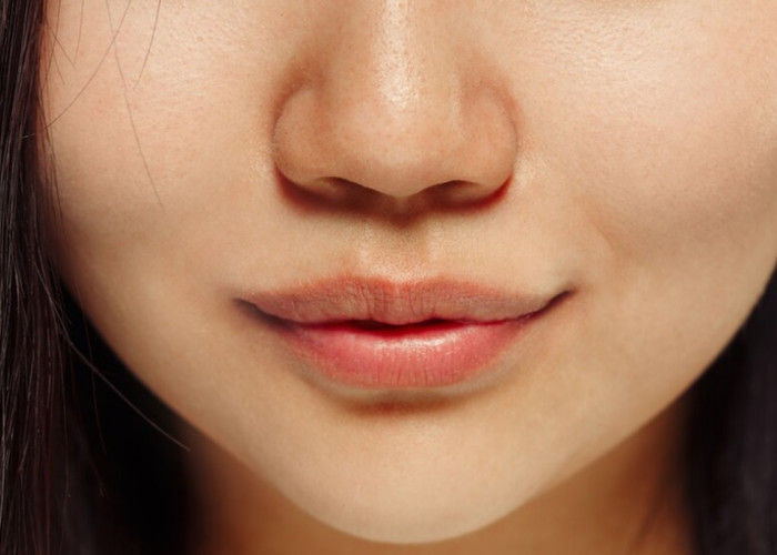 8 Tips Mengatasi Bibir Kering, Nomor Terakhir Perlu Dihindari