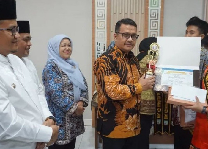 Wakil Ketua DPRD Kota Jambi Menghadiri Penganugrahan Apresiasi Pemenang Pemilihan Duta Genre Tingkat Kelurahan