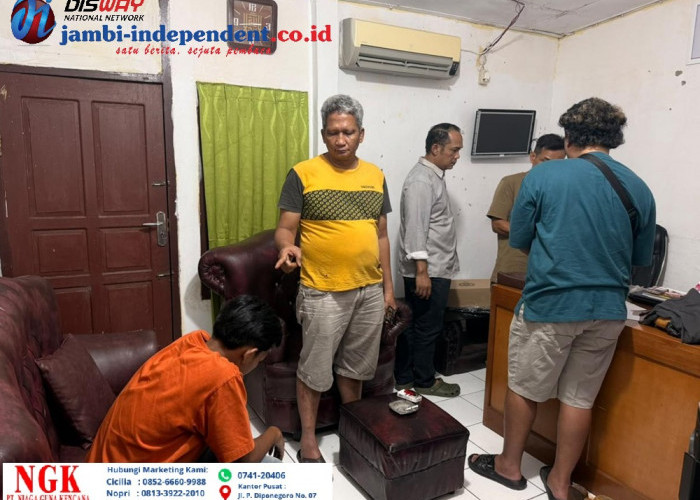 Pulang Jualan, Pedagang Pasar Atas Sarolangun Syok Lihat Lemari Berantakan dan Anak Terkunci di Kamar Mandi!