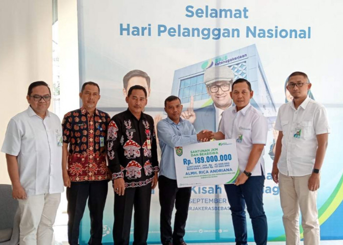 BPJS Ketenagakerjaan Serahkan Santunan Rp 189 juta Pada Peringatan Hari Pelanggan Nasional Tahun 2025