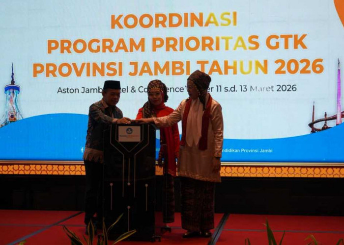 Program Prioritas Guru 2026 Dimulai, Gubernur Al Haris Dorong Peningkatan Kualitas Pendidikan