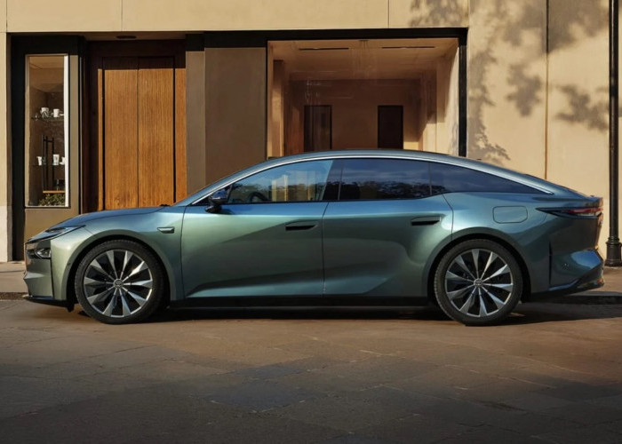 Toyota bZ7 Resmi Hadir, Bisa Tempuh 710 Km dengan Satu Kali Isi Daya