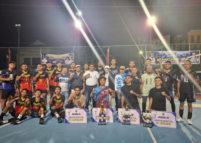 Turnamen Bola Voli HUT ke-61 Tanjab Barat Ditutup Bupati Anwar Sadat, Tim Betara dan Sungai Rambai Sabet Juara