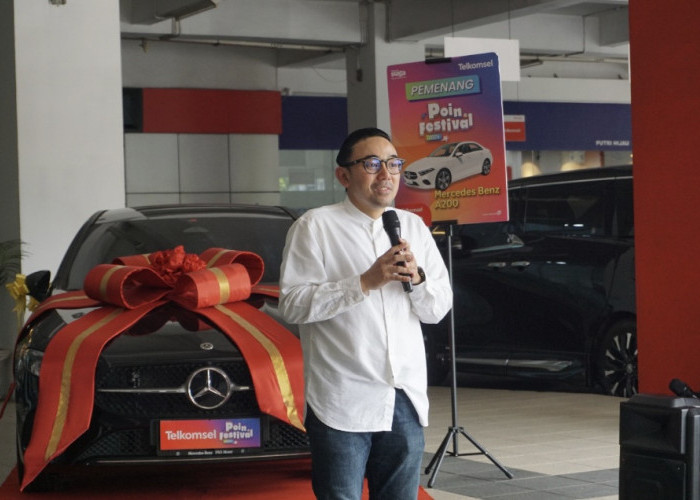 Pelanggan Asal Medan Bawa Pulang Mobil Mewah dari Telkomsel