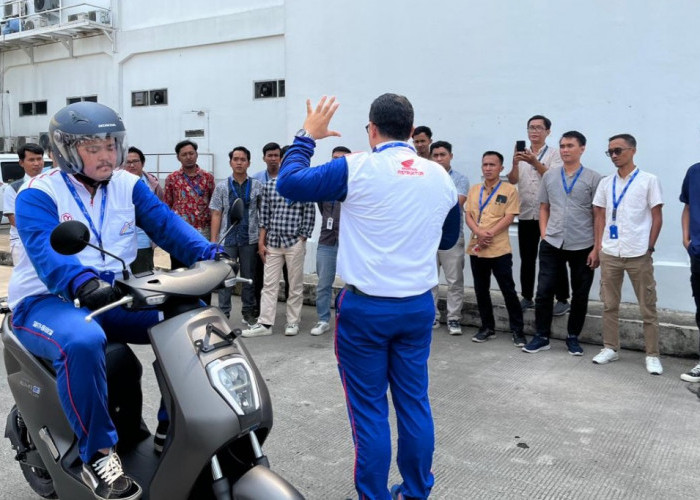 Instruktur Safety Riding Honda Cerahkan Ratusan Ribu Masyarakat