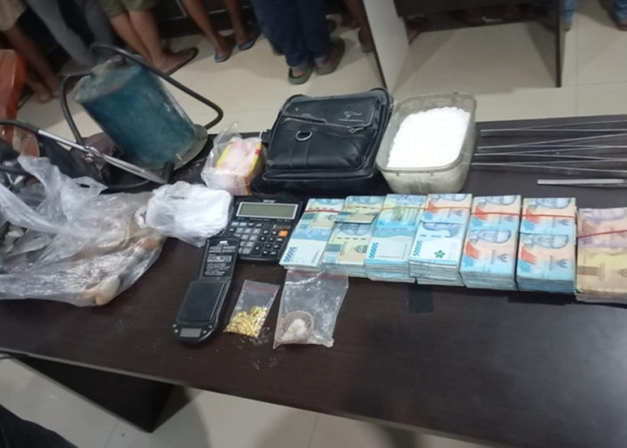 Malam-Malam Digerebek! 12 Pelaku PETI di Batang Hari Diciduk, Emas 166 Gram dan Uang Rp65 Juta Disita