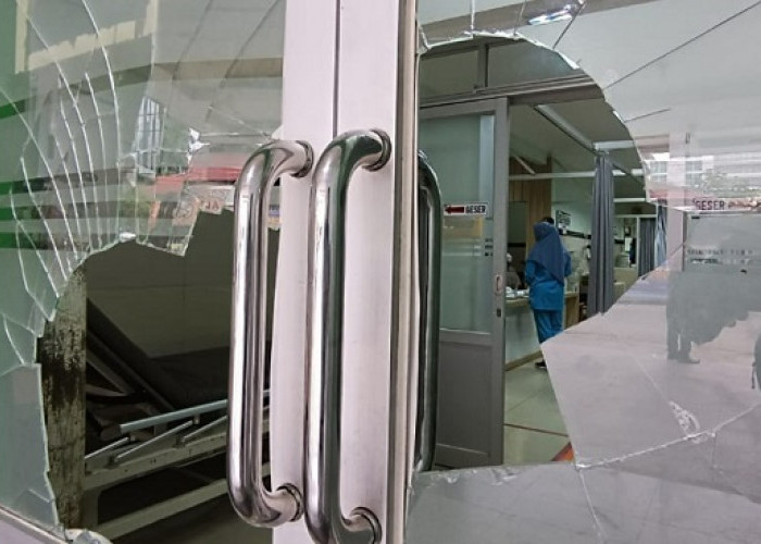 Jadi Panjang, Pengerusakan Kaca Pintu Rumah Sakit Islam Arafah Dilaporkan ke Polisi  