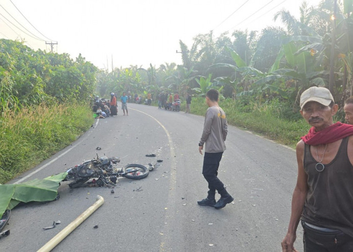 Tragedi Subuh di Tanjab Timur! Dua Pelajar Tewas Usai Motor Bertabrakan dengan Truk Sawit di Jalan Menikung