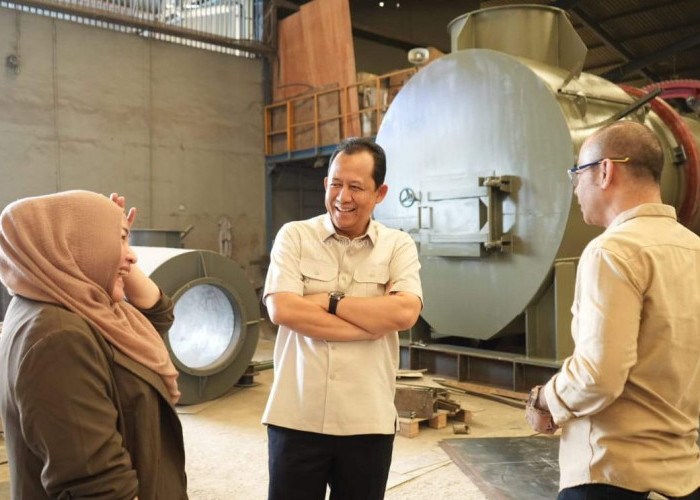 Bupati Muaro Jambi Perkenalkan Teknologi Incinerator Tanpa Bahan Bakar untuk Atasi Sampah