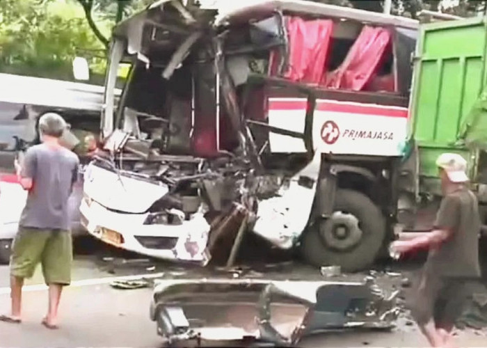 Kecelakaan Beruntun di Tol Cipularang, Polisi Selidiki Penyebab Truk Gagal Nanjak