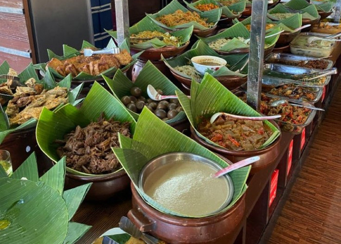 Bukan Food Vlogger, Kenapa Rombongan PNS Justru Sering Jadi Patokan Cari Tempat Makan?
