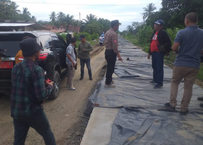 Sidak Jalan Kecamatan Rimbo Ilir, Pj Bupati Aspan Minta PT SMS Lakukan Perawatan Jalan