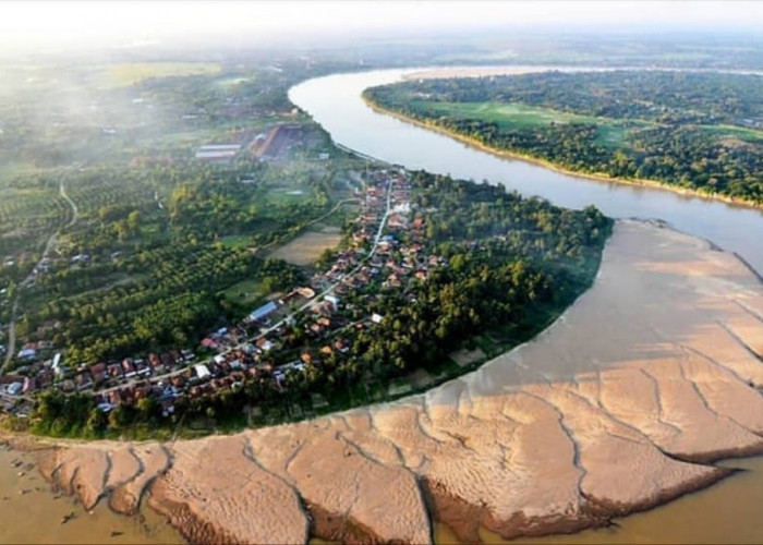 BMKG Sebut Kemarau Sebabkan Air Sungai Batanghari Surut