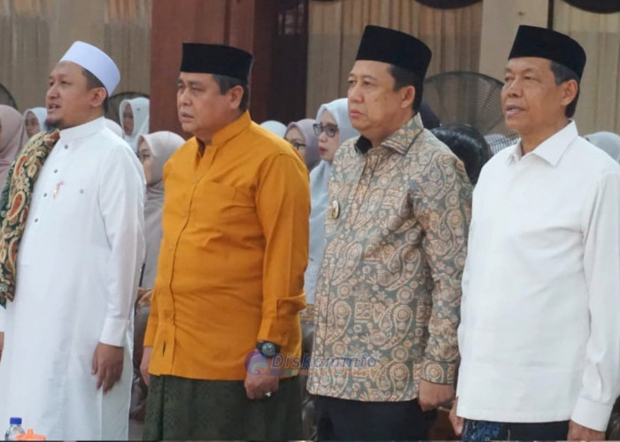 Bupati BBS Hadiri Wisuda Akbar ke-5 Ponpes Darul Arifin, Apresiasi Peran Pesantren Cetak Generasi Berakhlak