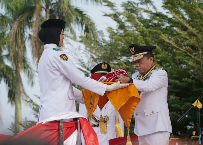 Pimpin Upacara HUT RI, Gubernur Al Haris Tegaskan Semangat Proklamasi Mengisi Kemerdekaan, Bekerja untuk Indon