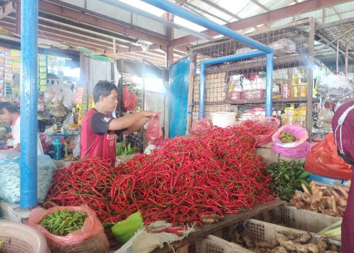 Jelang Lebaran, Ini Daftar Harga Bahan Pokok di Pasar Rakyat Aurduri Jambi
