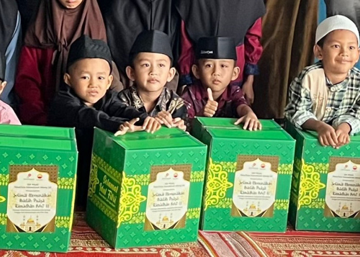 Senyum Kembar Abi Satya dan Abi Wara Warnai Safari Ramadan SKK Migas PetroChina di Rumah Cahaya