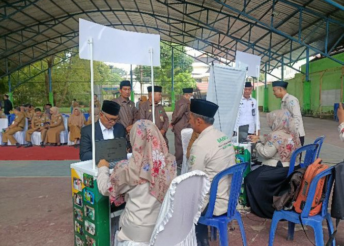 Buka Gerakan Pejabat Daerah Berzakat, Wali Kota Jambi Syarif Fasha Bayar Zakat