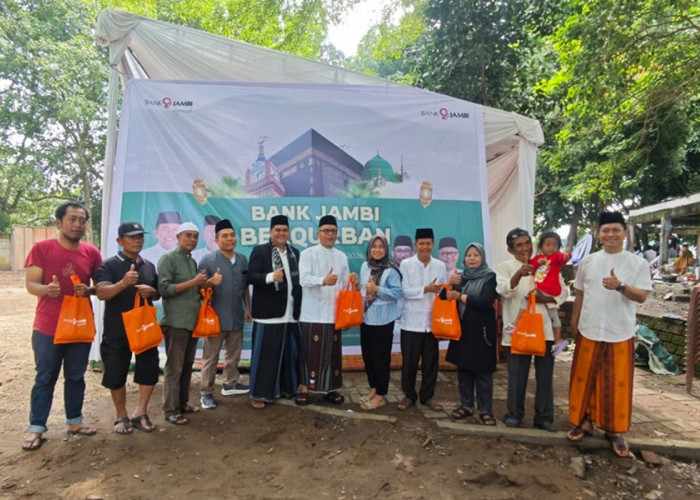 Bank Jambi Tebar 46 Hewan Kurban Sekaligus, Ratusan Warga hingga Peternak Lokal Ikut Tersenyum