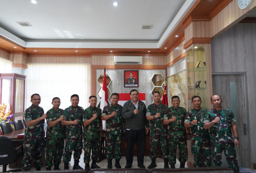 Diskusi Implementasi Kebijakan Pertahanan Negara di Satuan TNI, Danrem 042/Gapu Terima Tim Kemhan RI