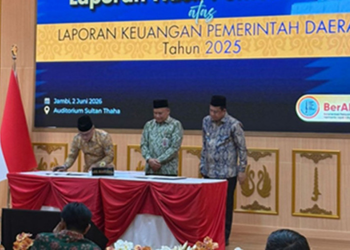 Ketua DPRD Muaro Jambi Dampingi Bupati BBS Terima WTP dari BPK Perwakilan Jambi