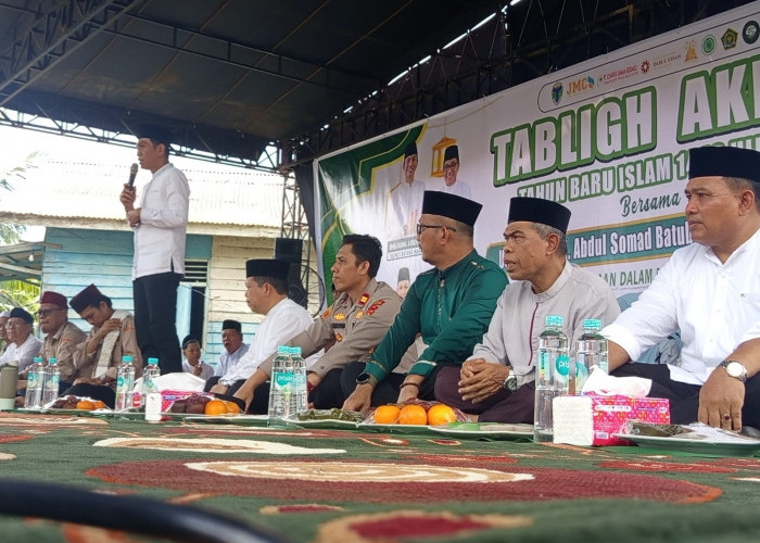 Ribuan Warga Padati Tabligh Akbar yang di Hadiri UAS, Bupati Fadhil Serukan Jaga Generasi Muda Sambut Tahun 