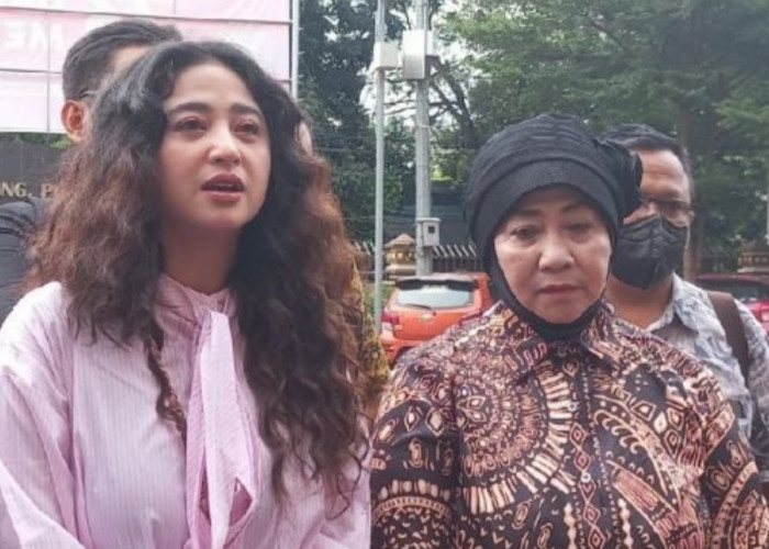 Haters Anaknya Mohon Maaf Hingga Bersujud, Ibu Dewi Persik : Saya Pertimbangkan Dulu