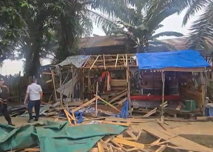 Polisi Hancurkan Basecamp Narkoba di Sakernan, Amankan Sabu dari Lokasi