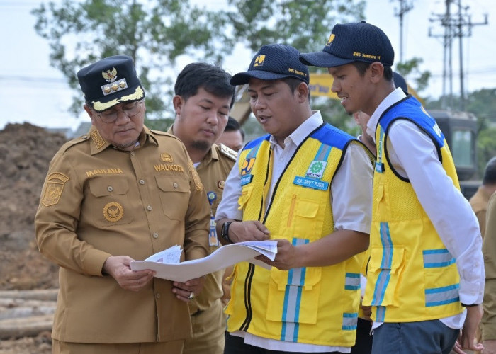 Wali Kota Jambi Maulana Tinjau Proyek Infrastruktur, Fokus Atasi Banjir dan Revitalisasi Ruang Publik di Jambi