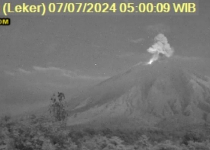 Gunung Semeru Erupsi Lagi, Semburkan Abu Setinggi 1.000 Meter