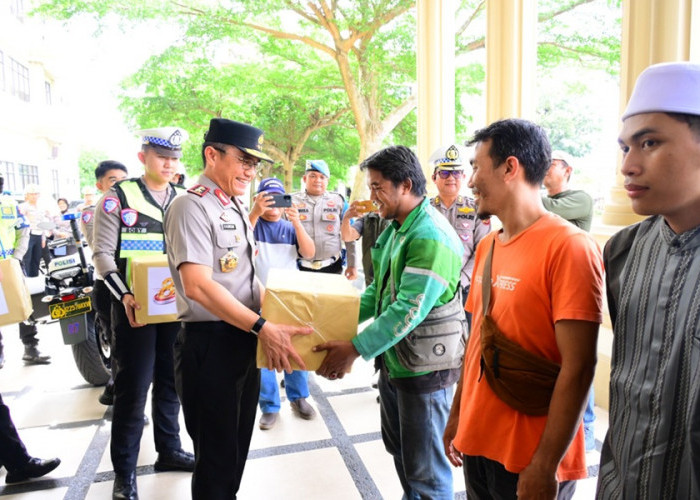Jelang HUT Bhayangkara ke-80, Polda Jambi Lepas 1.000 Paket Sembako! Ojol, hingga Petugas Kebersihan Kebagian