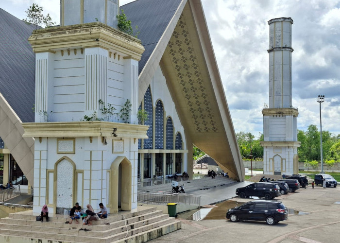 Banyak Fasilitas Rusak, Kondisi Masjid Raya Ikon Kuala Tungkal Dikeluhkan 