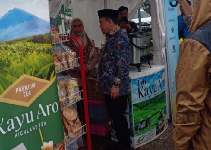 Gubernur Jambi Apresiasi UMKM PTPN IV dan Teh Kayu Aro di Festival 4.0 Karya Nyata