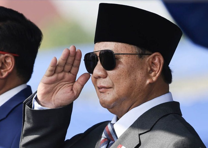 Sah, Prabowo Umumkan Tahun 2025 Gaji Guru Naik