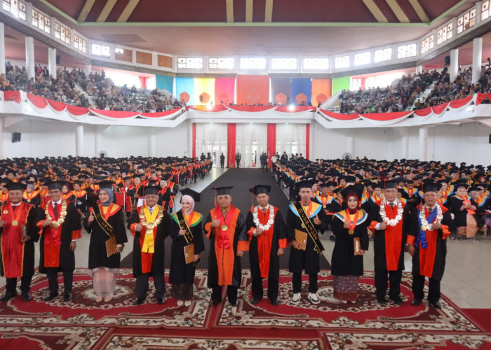 5 Wisudawan Terbaik UNJA Periode ke-107