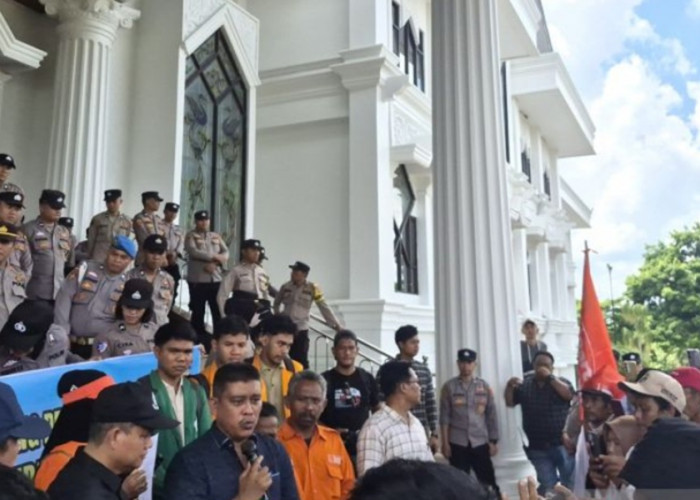 May Day! Buruh Turun ke Jalan, Pemprov Janji Tindaklanjuti Semua Tuntutan                               