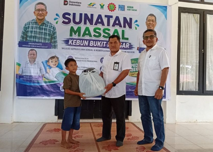 Bakti Sosial PTPN IV Regional IV: 50 Anak di Kebun Bukit Kausar Ikuti Sunatan Massal Gratis