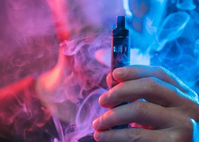 Dari Pneumonia hingga Narkoba dalam Cairan Vape: Dua Alasan Mendesak Regulasi Diperketat