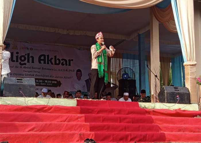 Ribuan Jemaah Padati Tabligh Akbar Bersama UAS di Batin XXIV, Hujan Tak Surutkan Semangat Menuntut Ilmu